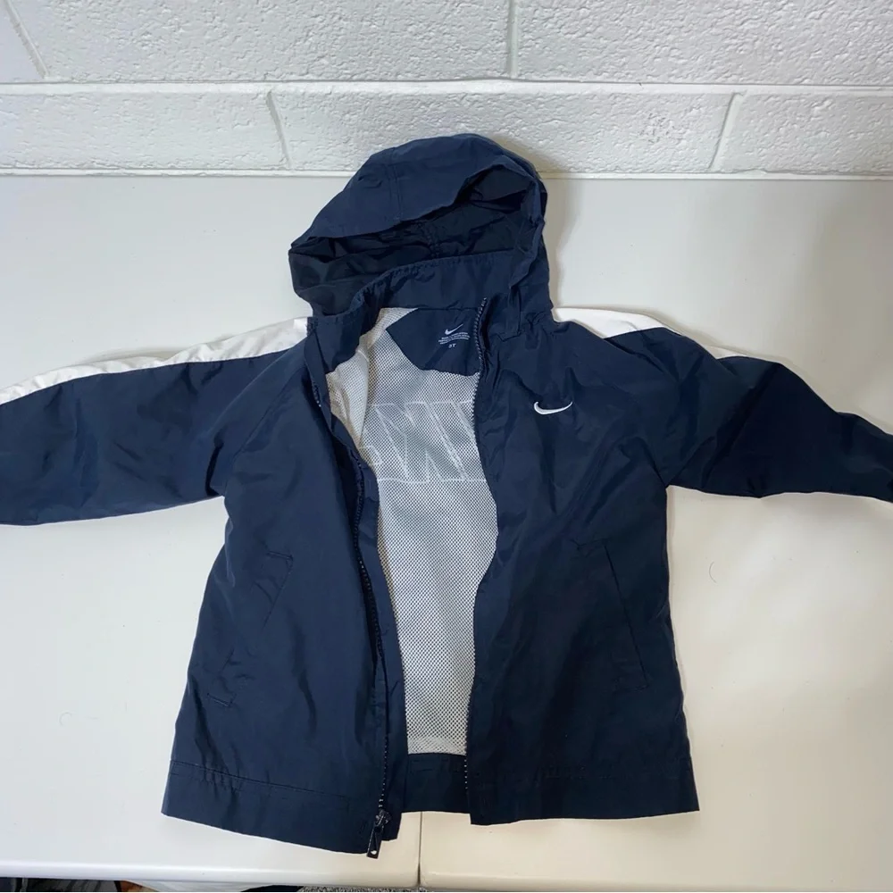 Kids 3T Nike Jacket with Pockets and Tuck Away Hood Windbreaker Navy Blue Boys 3